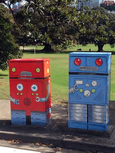 Adam Long's 'Robots' (repainted in 2016). New South Head Road/New Beach Road, Rushcutters Bay.