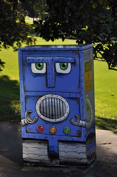 Adam Long's 'Robots'. New South Head Road/New Beach Road, Rushcutters Bay.