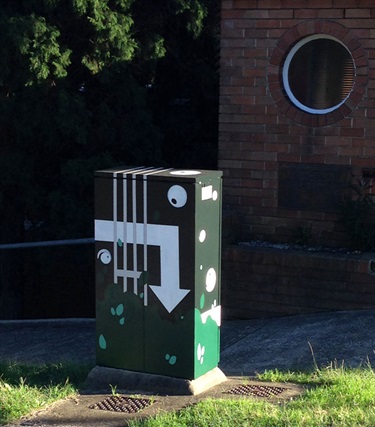 Kate Yurkovic's 'Look Look Look!'. William Street/New South Head Road, Double Bay.