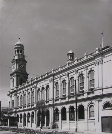 (16) Paddington Town Hall 1949