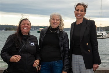 L-R: Aunty Lola Ryan, La Perouse Local Aboriginal Land Council; Cr Nicola Grieve; Mayor of Woollahra, Cr Susan Wynne