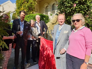 Alan Kippax plaque unveiling - Councillor Anthony Marano and Mayor Peter Cavanagh with members of the Kippax family