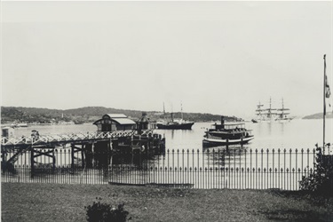 c1905-ferryWB.jpg