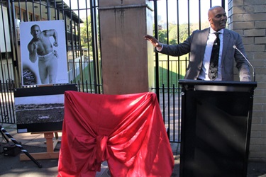 Plaque unveiling - World Heavyweight Championship title fight 1908 – James White, guest speaker
