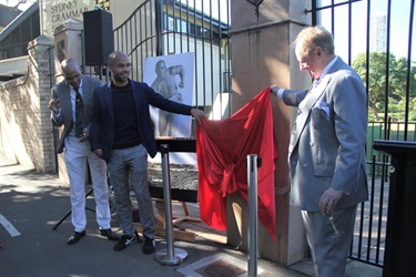 Plaque unveiling - World Heavyweight Championship title fight 1908 – James White, guest speaker, Joseph Sarkodie, plaque nominator and on the right, Mayor Clr Peter Cavanagh