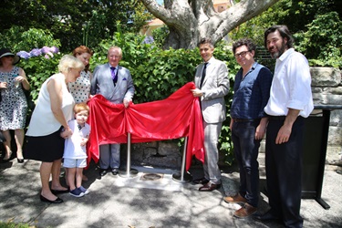 Mayor of Woollahra Peter M Cavanagh, Clr Anthony Marano and Herz family members
