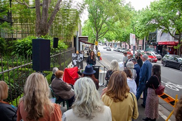 Cr. Susan Wynne, Mayor of Woollahra speaking at the unveiling