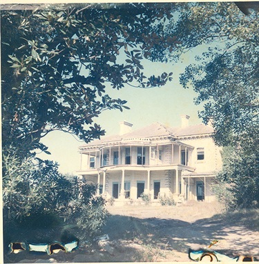 Quiraing 6 Trelawney Street Woollahra – built 1865 for John Donald McLean, squatter and politician, demolished 1966 and replaced by a block of flats. Image from an album of coloured photographs of the Edgecliff area. Woollahra Libraries Digital Archive PF004610a.