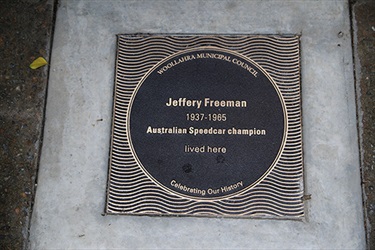 Jeffrey Freeman plaque located outside 186 Glenmore Road Paddington