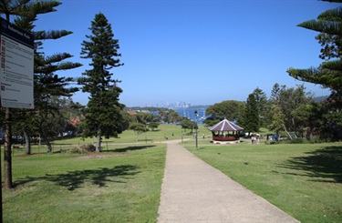 Robertson Park - Entrance