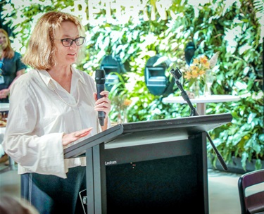 Woollahra Councillor Merrill Witt addresses the audience.
