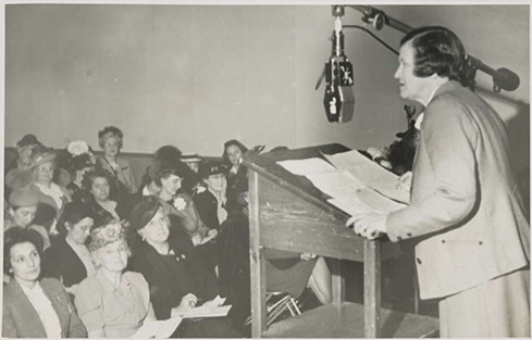 Mrs Jessie Street speaks to delegates of the United Women's Conference