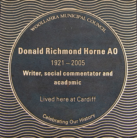 Donald Horne plaque.png