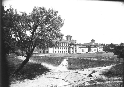 LW 19 The Physics Building photogrpahed by Harols Cazneaux in 1927. Courtesy of the University of Sydney Achives REF-00011866.jpg