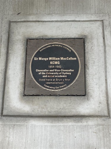 Bronze Plaque for Sir Mungo William MacCallum KCMG unveiled at 11 Wyuna Road, Point Piper on 28 February 2023